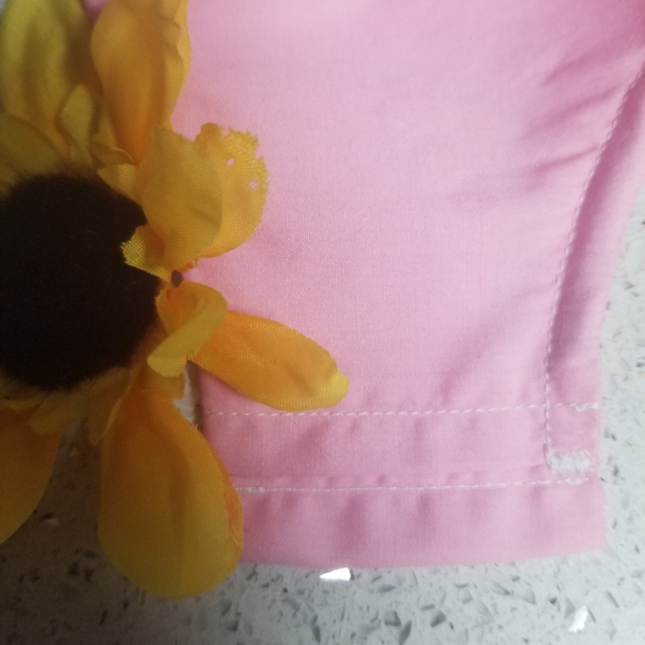 Hello Kitty fabric mask with nose wire and pocket - Picture 3 of 3